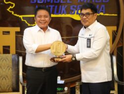 Ngantor Hari Ketiga, Gubernur Herman Deru Terima Kunjungan Dirut PT. Pusri dan Jajaran Direksi