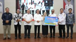 Ratu Dewa Cairkan Dana Tunjangan dan THR Rp47 Miliar untuk Guru Palembang: “Kado Akhir Tahun 2025”