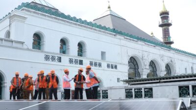 Ratu Dewa Resmikan PLTS di Masjid Agung, Berhasil Hemat Biaya Listrik Sampai 24 Juta Pertahun